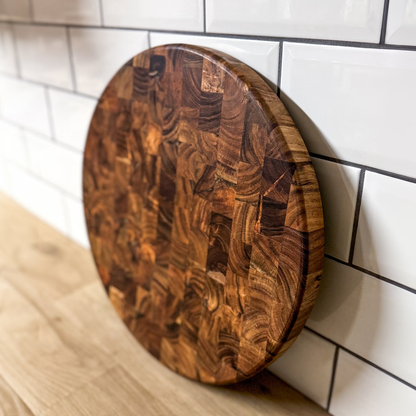 Medium Round Hardwood Chopping Board AWS-13M